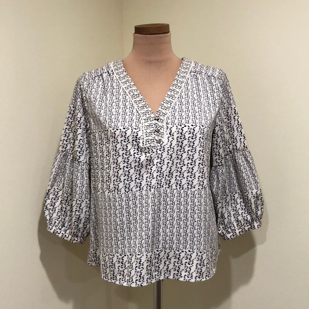 Anthropologie Skies Are Blue Blouse Size Small Cream Blue Print Bubble Sleeve